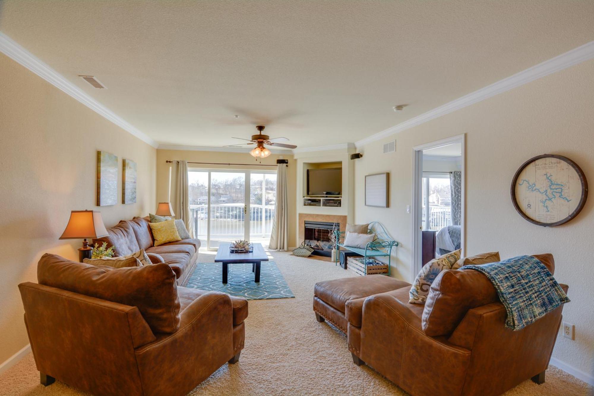 Lakefront Osage Beach Condo With Pool And Water Views! Exterior photo