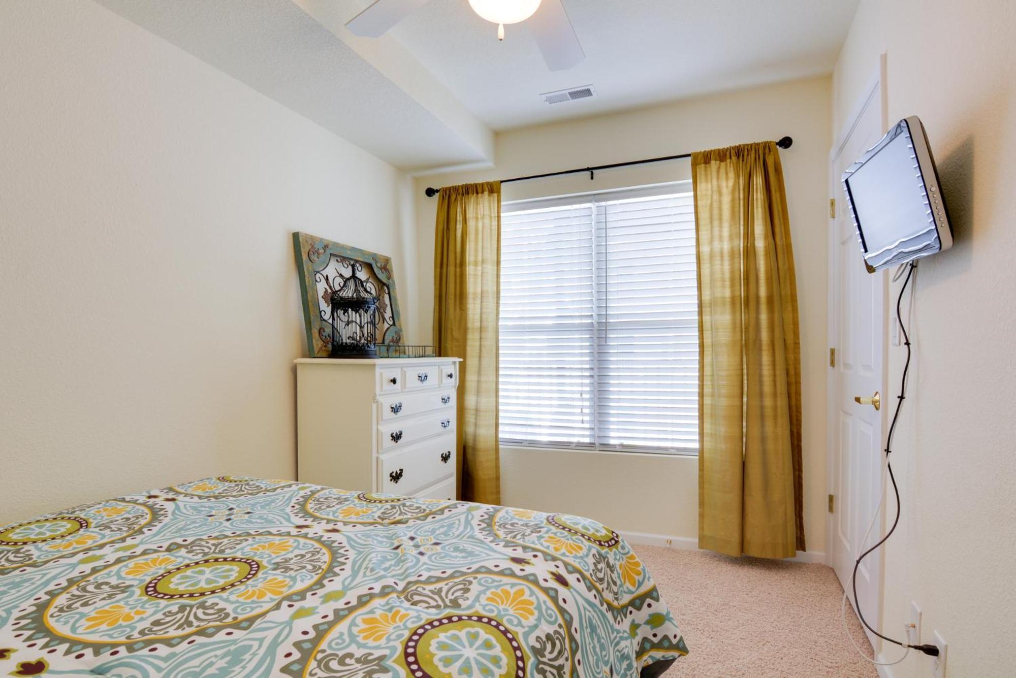 Lakefront Osage Beach Condo With Pool And Water Views! Exterior photo