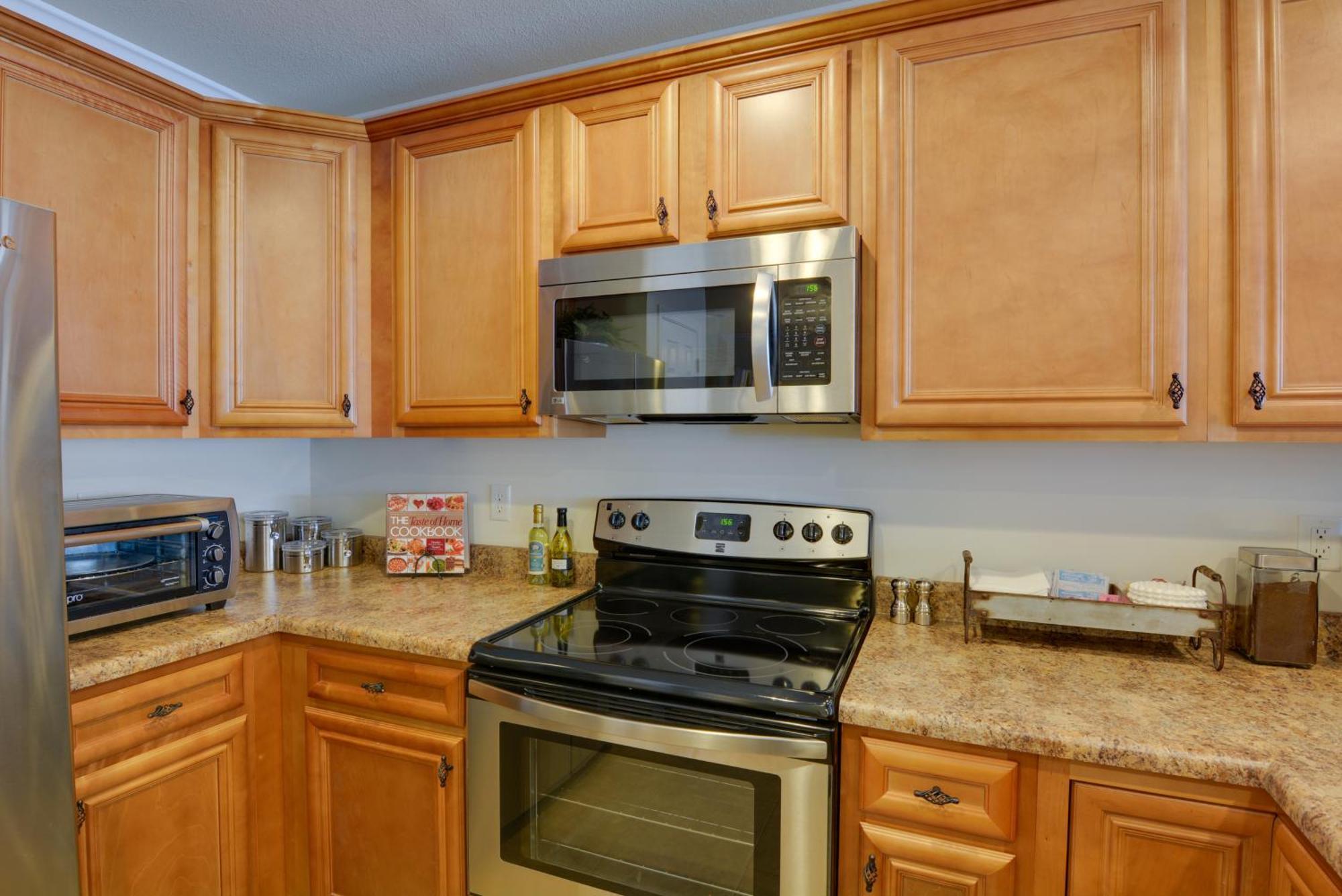Lakefront Osage Beach Condo With Pool And Water Views! Exterior photo