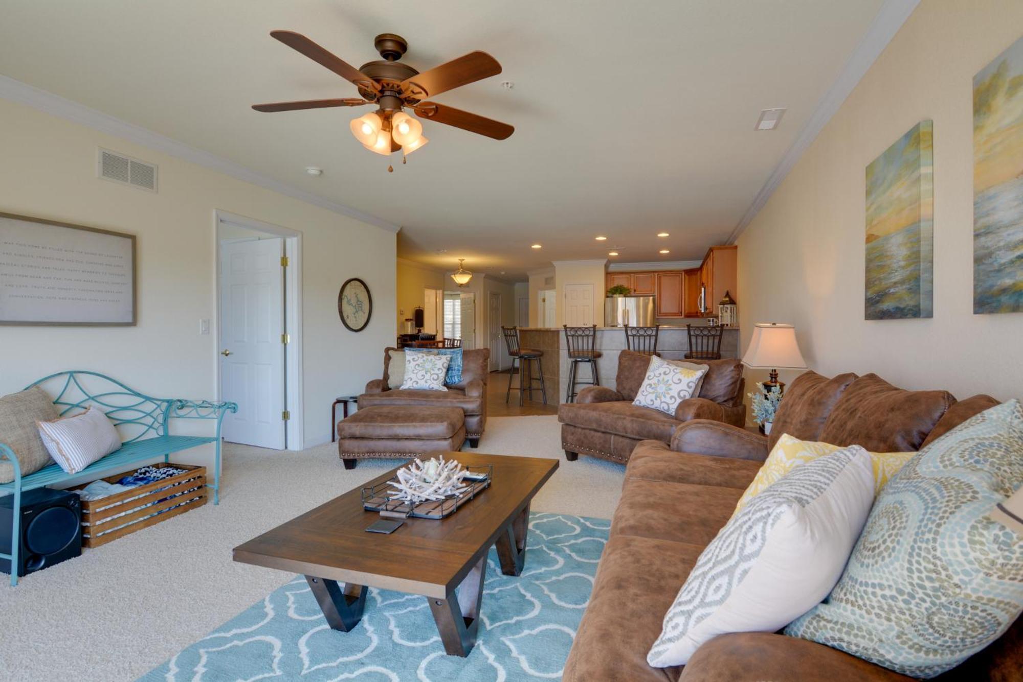 Lakefront Osage Beach Condo With Pool And Water Views! Exterior photo